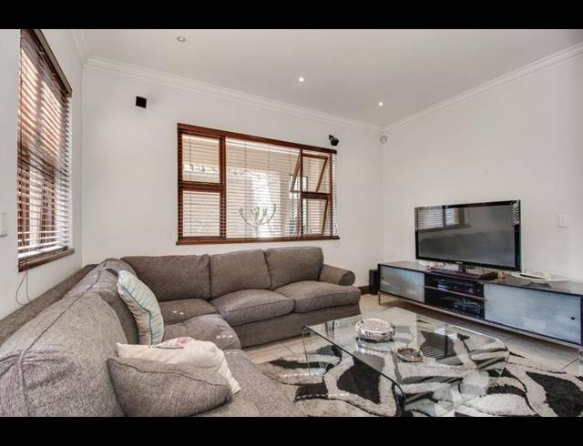 3 BEDROOM HOUSE FOR SALE IN BRYANSTON